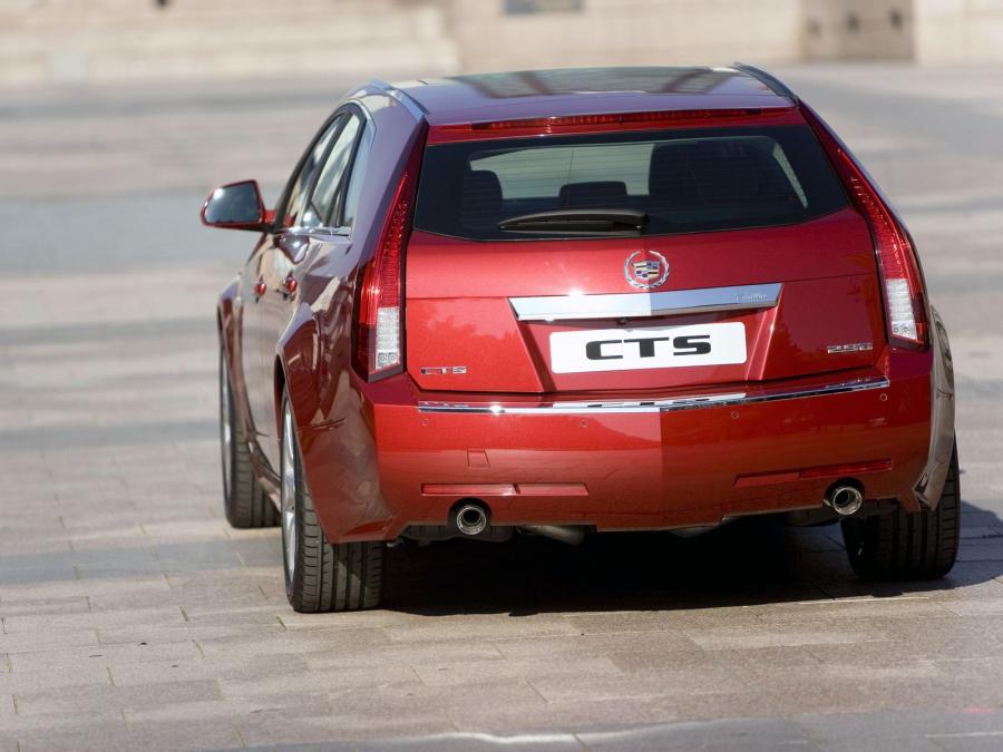  Cadillac CTS Sport Wagon 2009 года  (фото 2 из 28)
